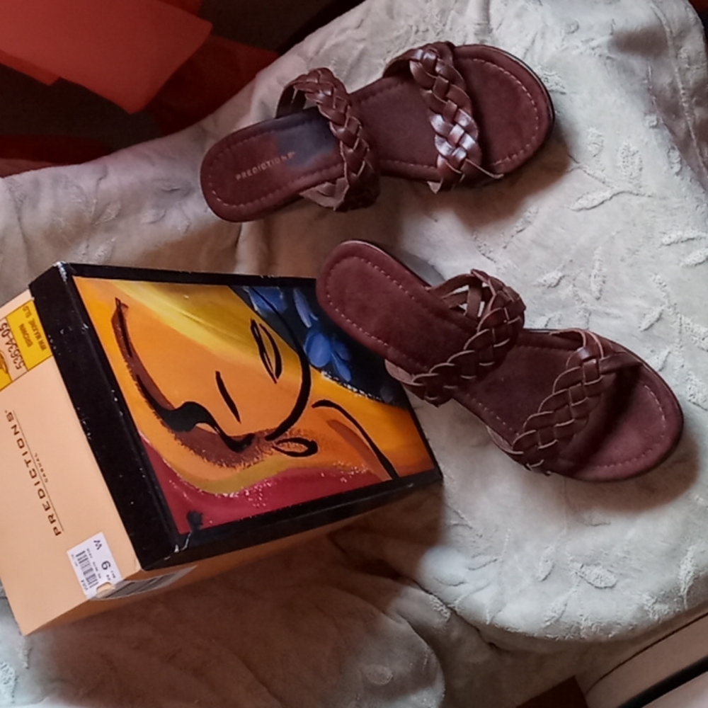 9W brown sandals